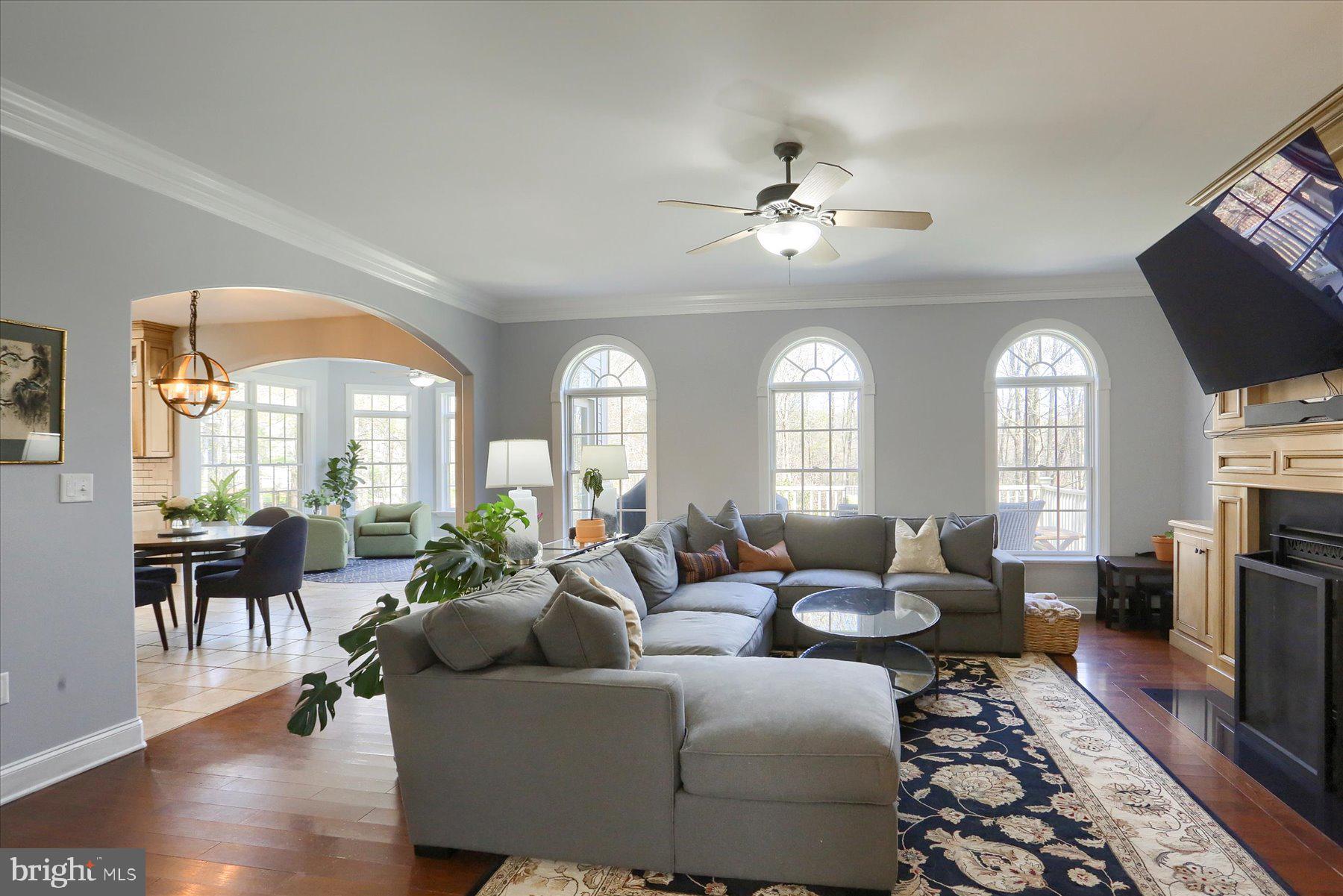 6 Mockingbird Ln