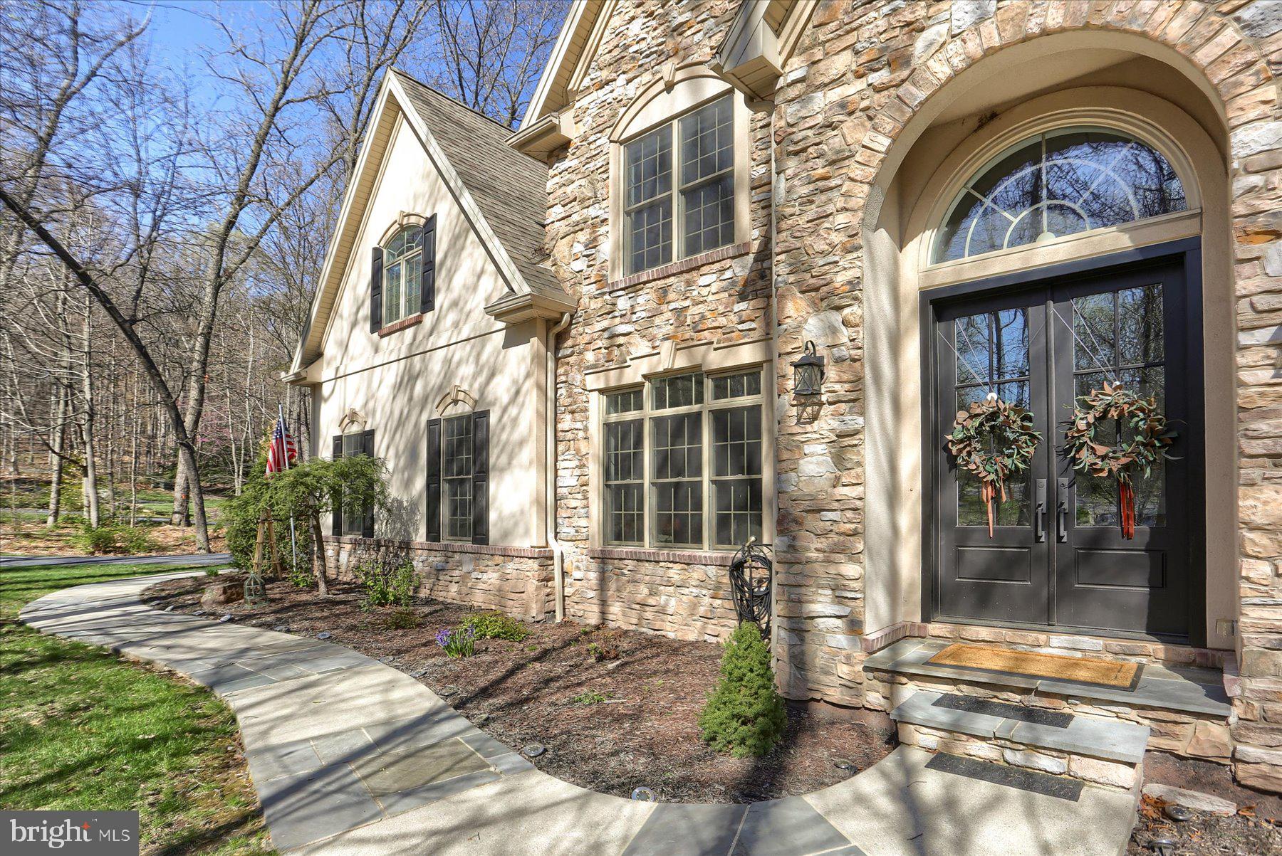 6 Mockingbird Ln