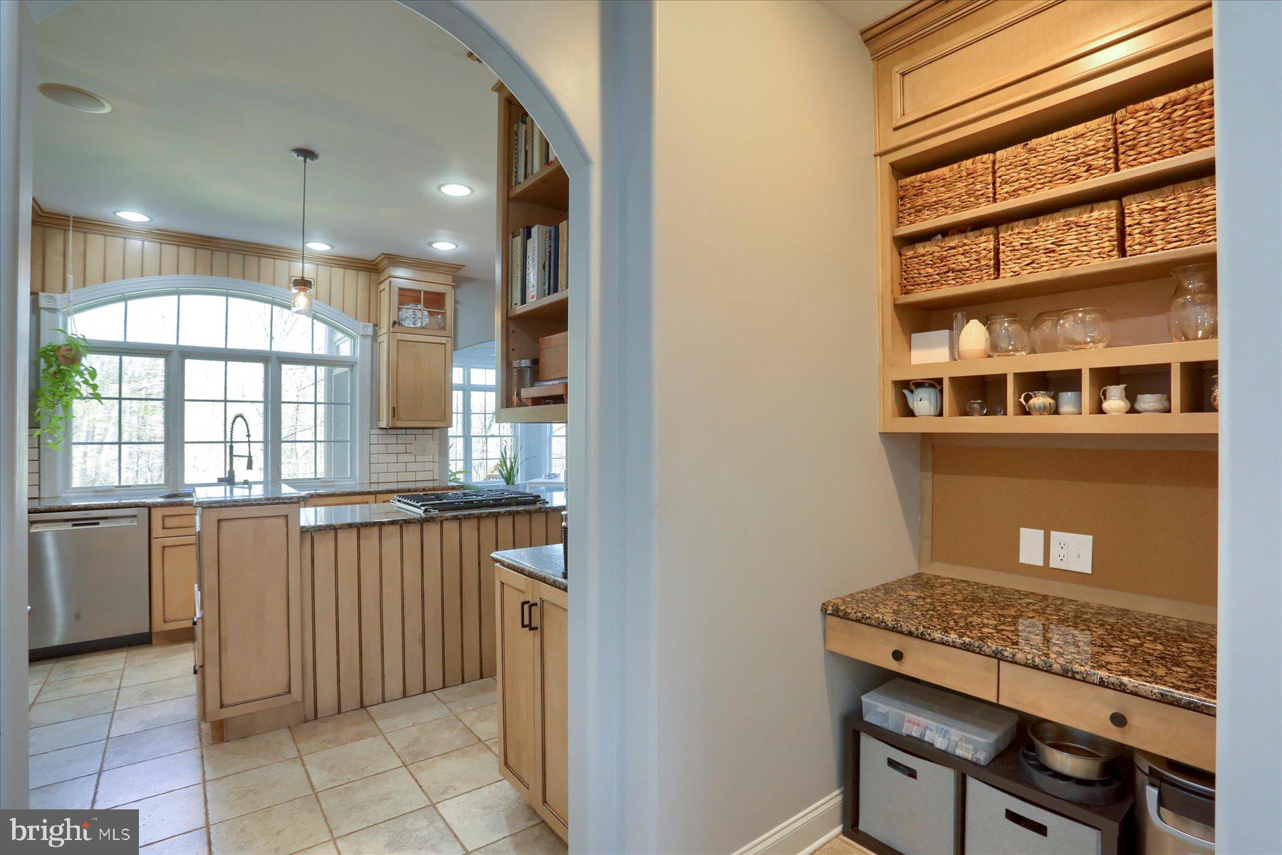 6 Mockingbird Ln