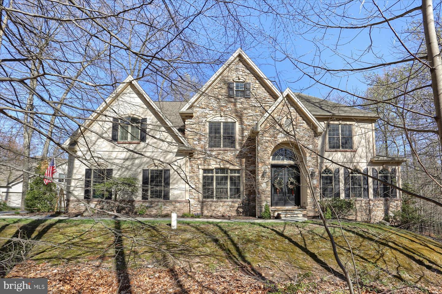 6 Mockingbird Ln