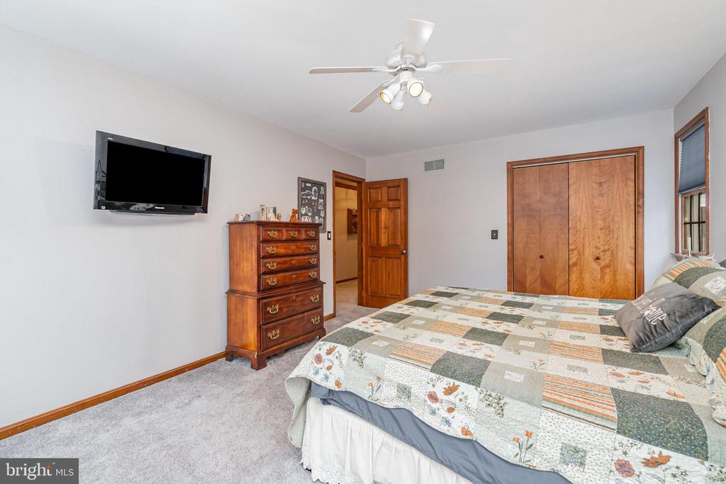1325 MILL POND WAY