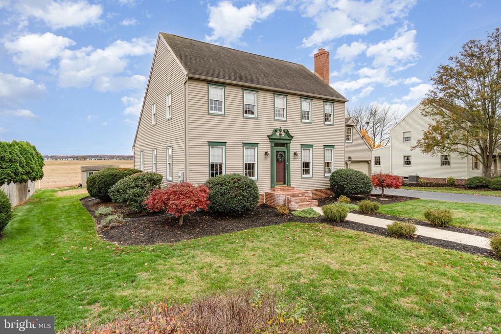 1325 MILL POND WAY
