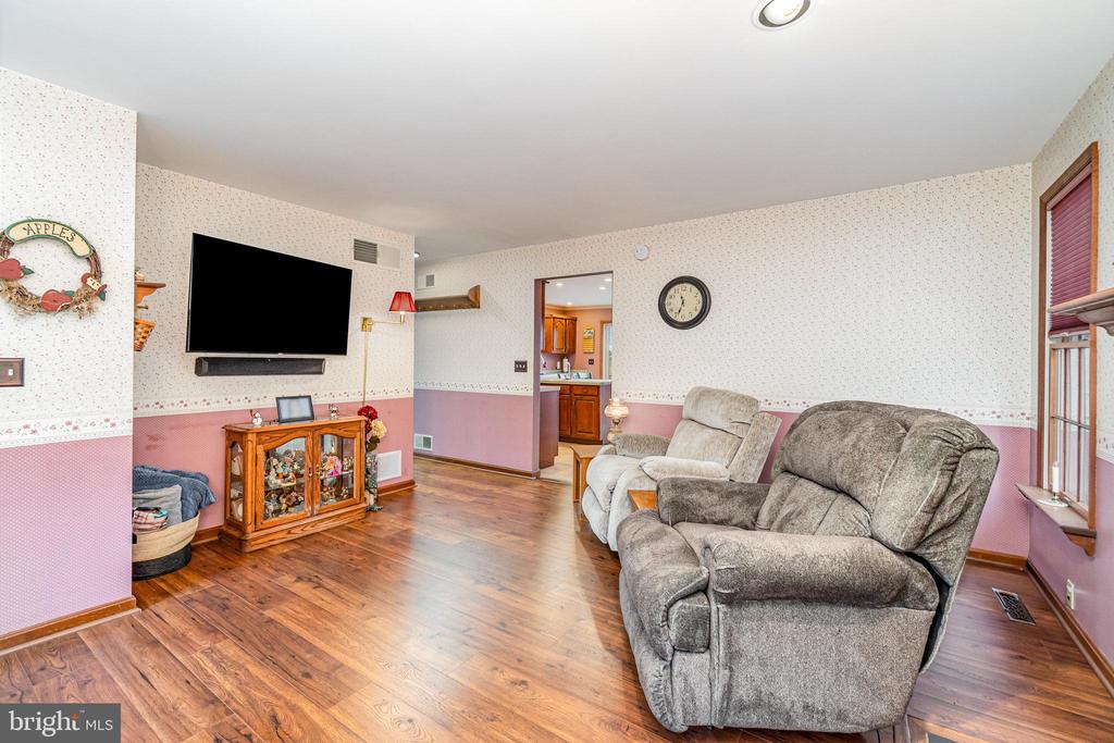 1325 MILL POND WAY