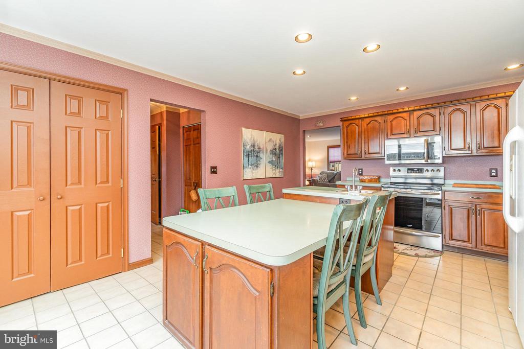 1325 MILL POND WAY