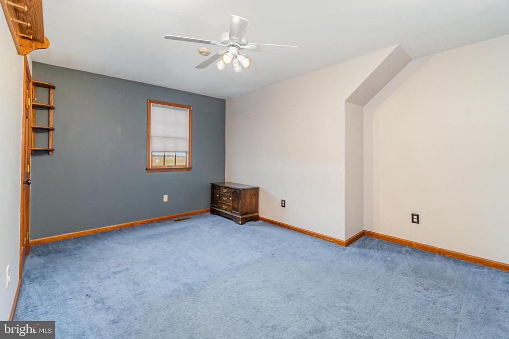 1325 MILL POND WAY