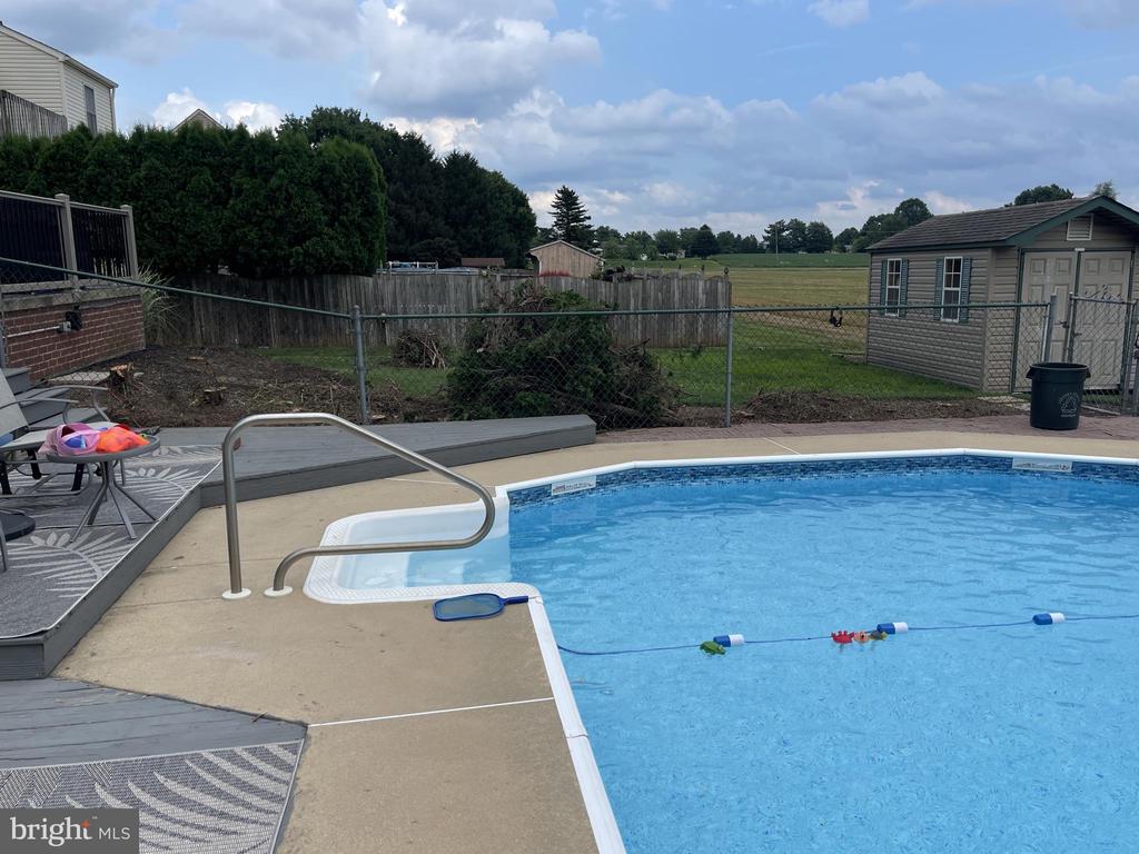 1325 MILL POND WAY