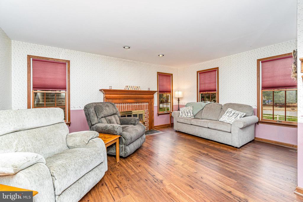 1325 MILL POND WAY