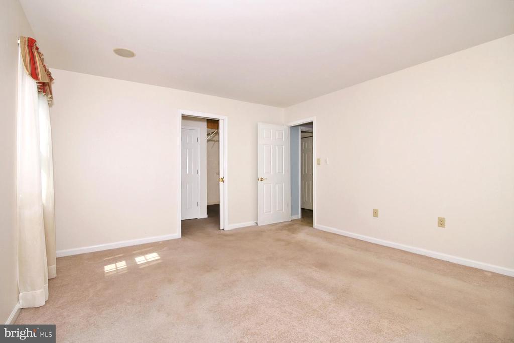 34 SCENIC DRIVE
