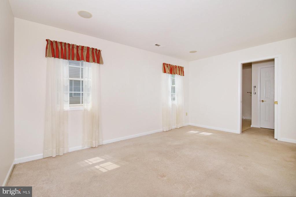 34 SCENIC DRIVE