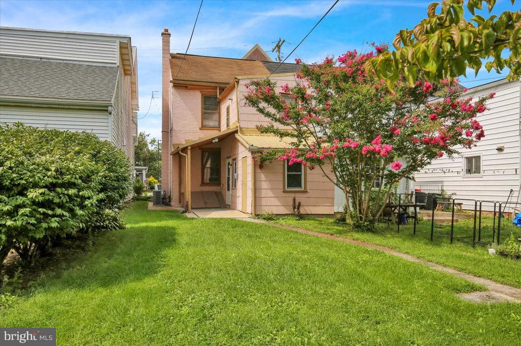 136 N RAILROAD STREET