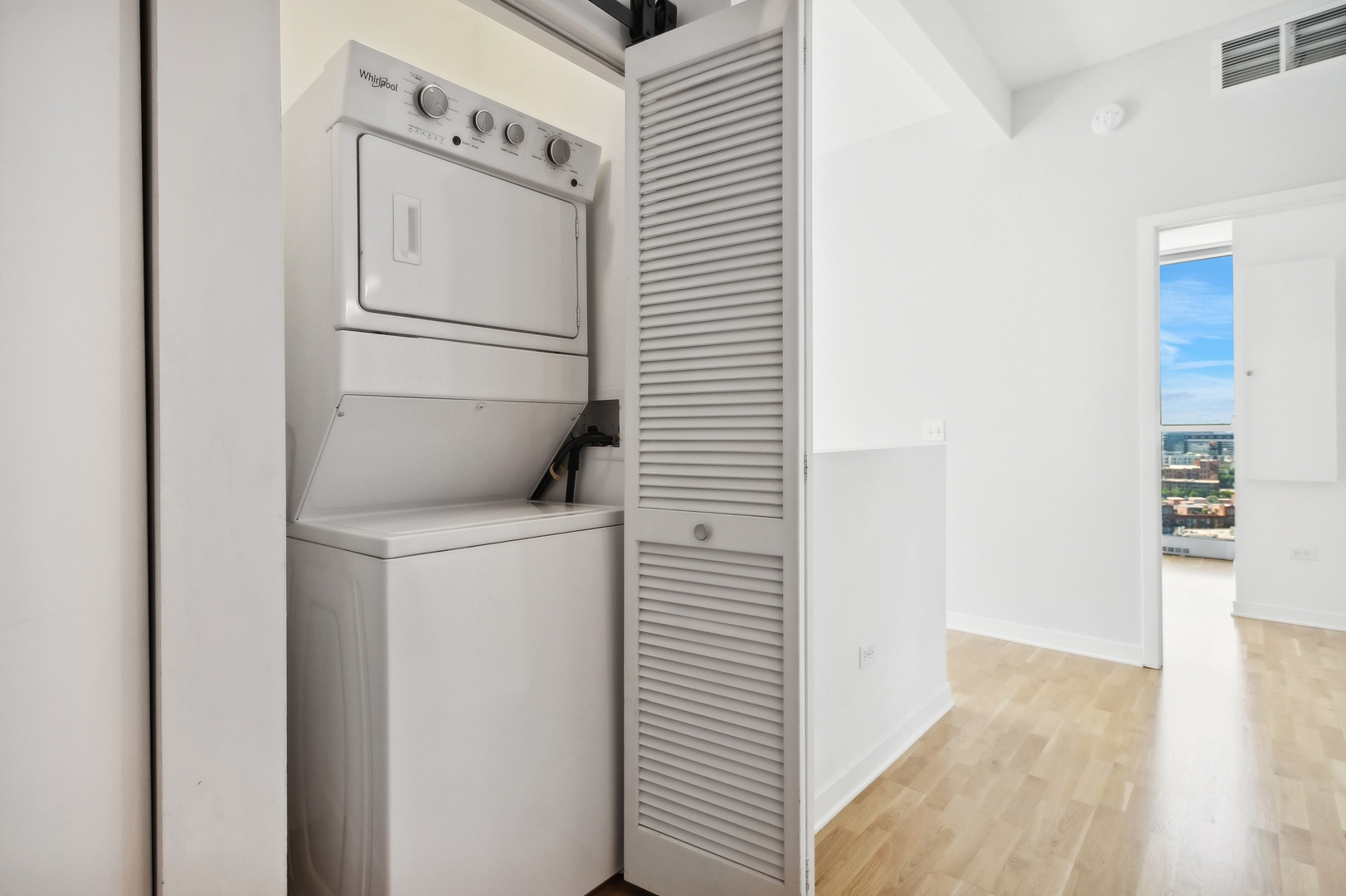 303 W Ohio Street Unit: 2107