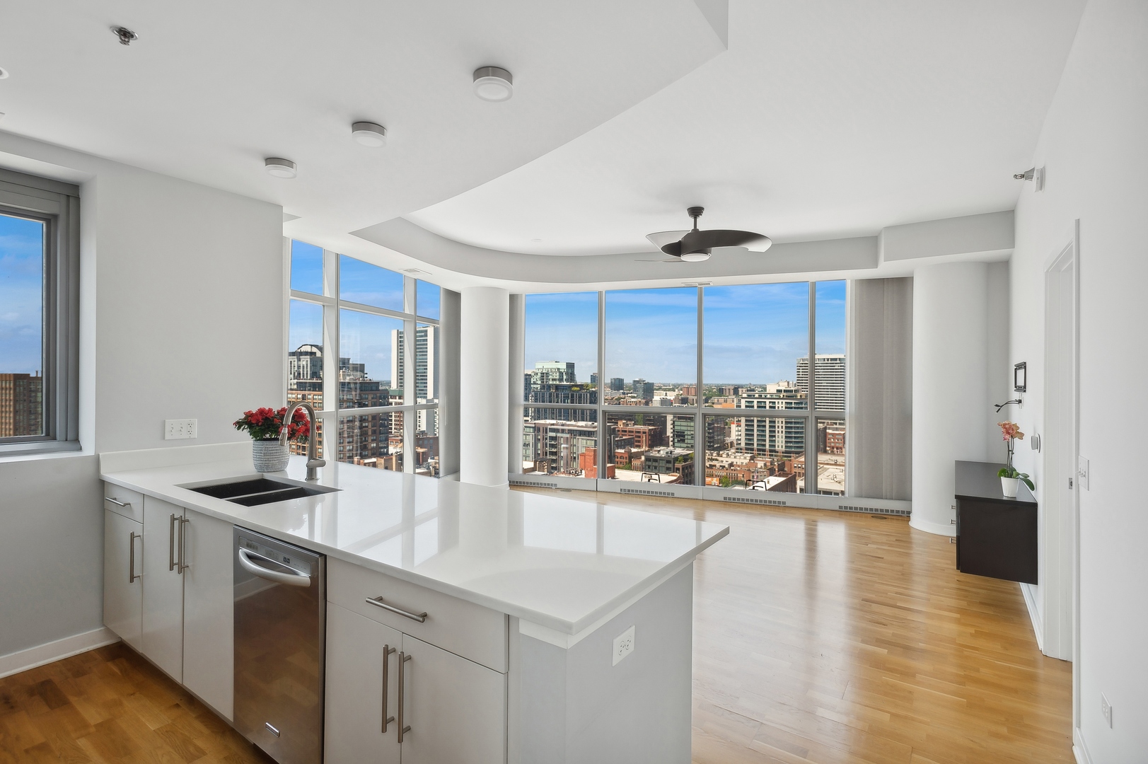 303 W Ohio Street Unit: 2107