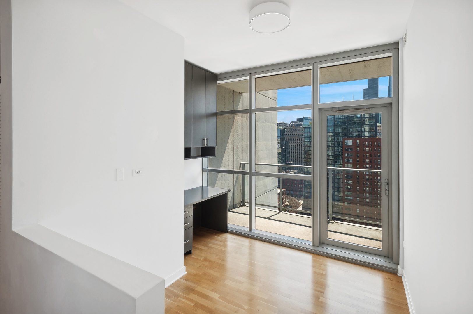 303 W Ohio Street Unit: 2107