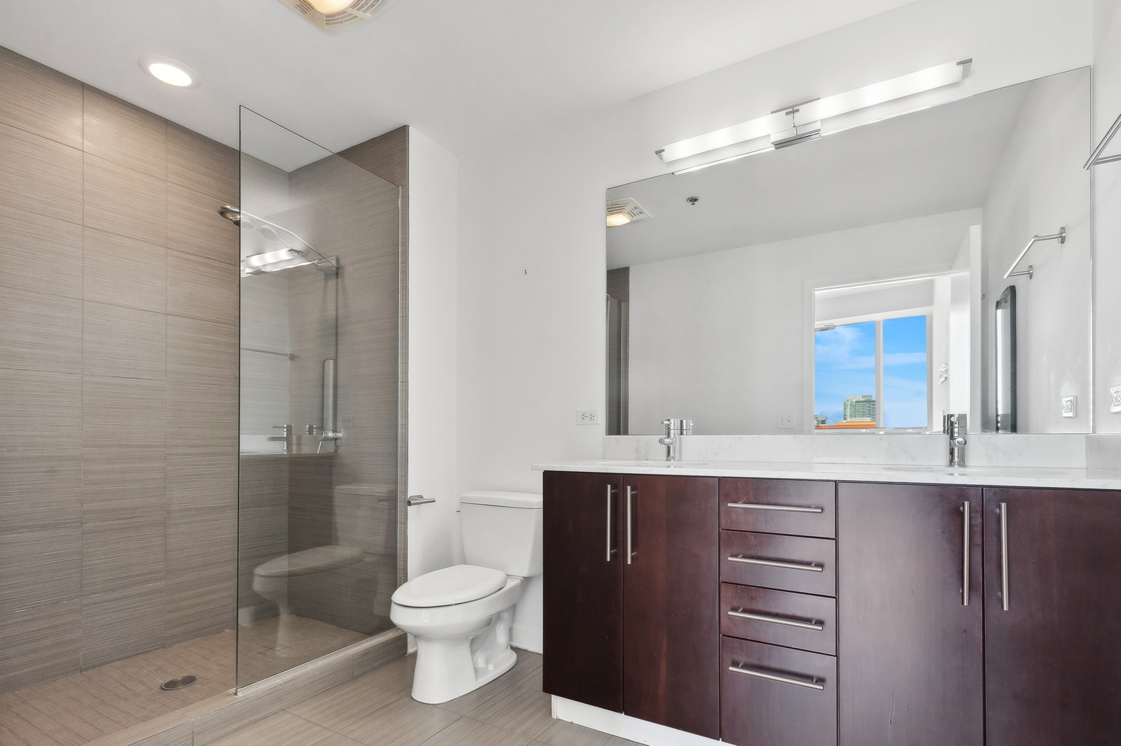 303 W Ohio Street Unit: 2107