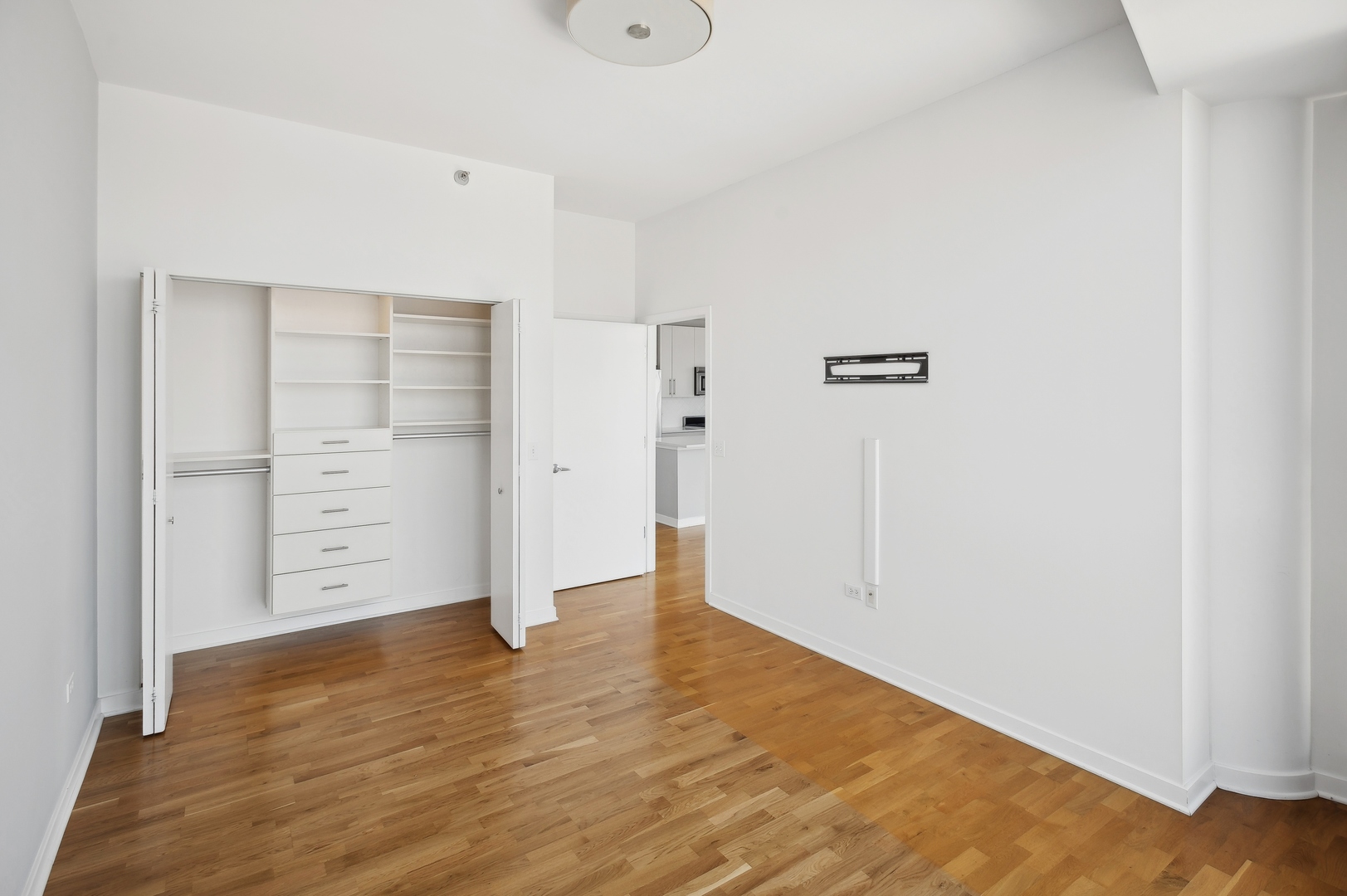 303 W Ohio Street Unit: 2107