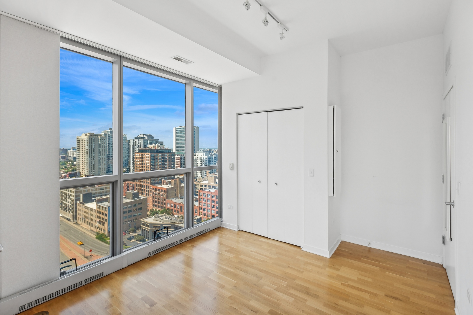 303 W Ohio Street Unit: 2107