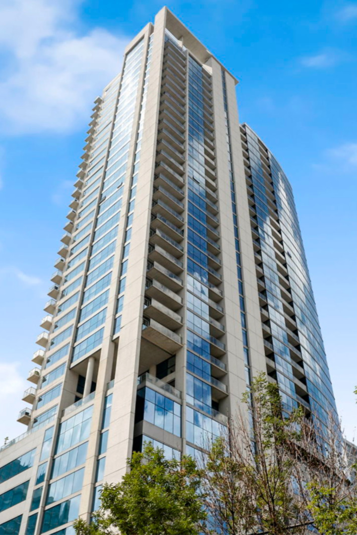 303 W Ohio Street Unit: 2107