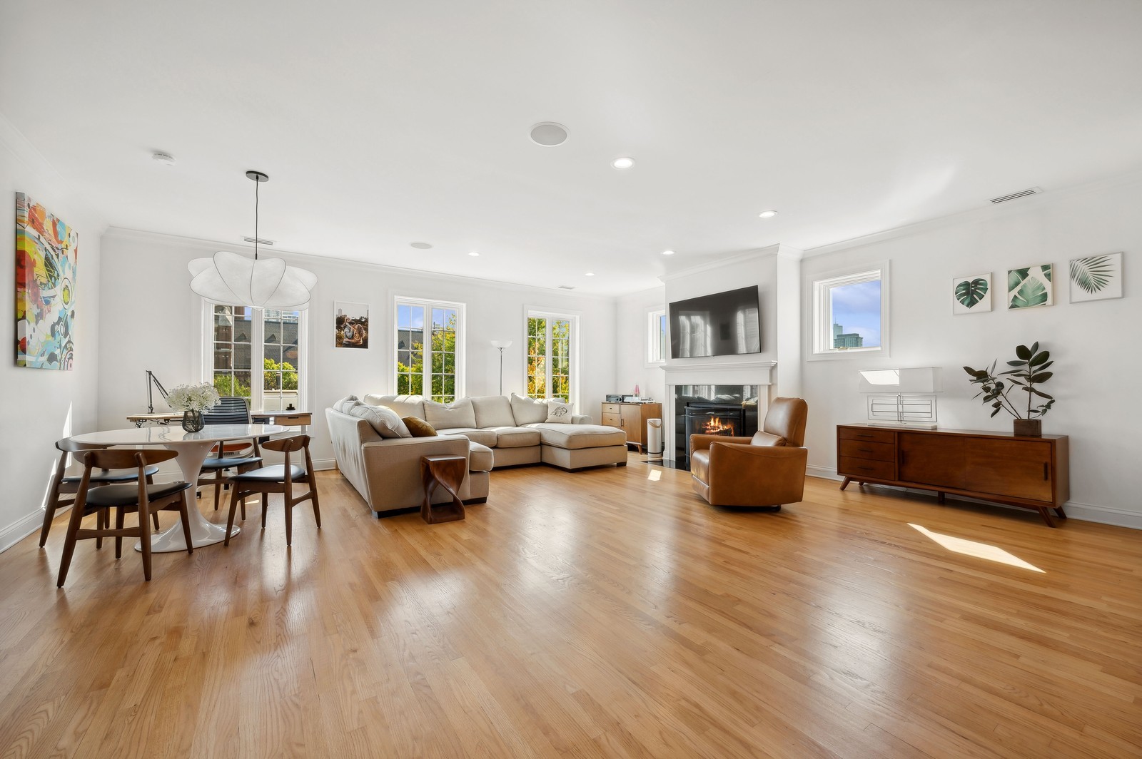 1654 N Mohawk Street Unit: 3