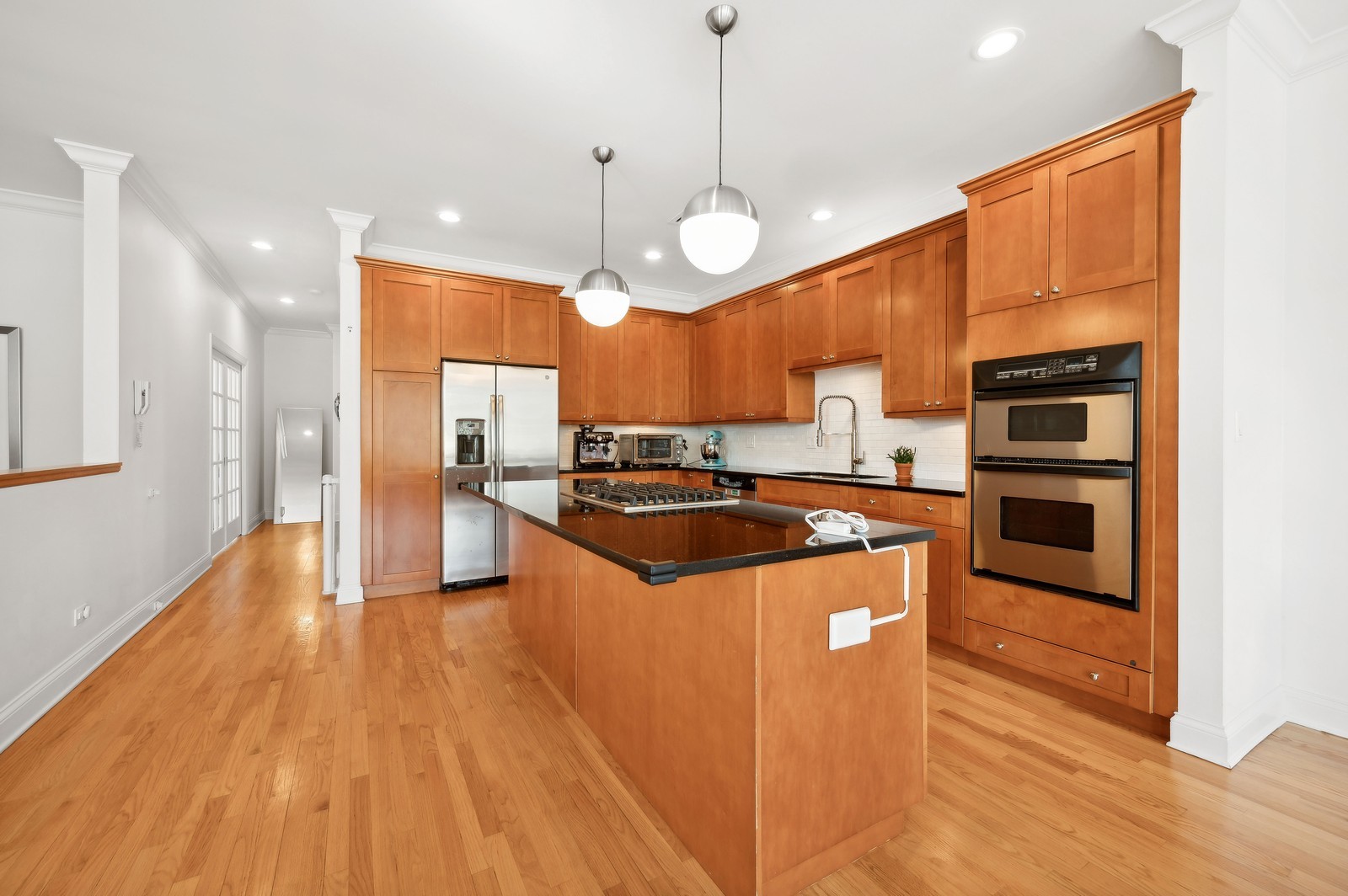 1654 N Mohawk Street Unit: 3