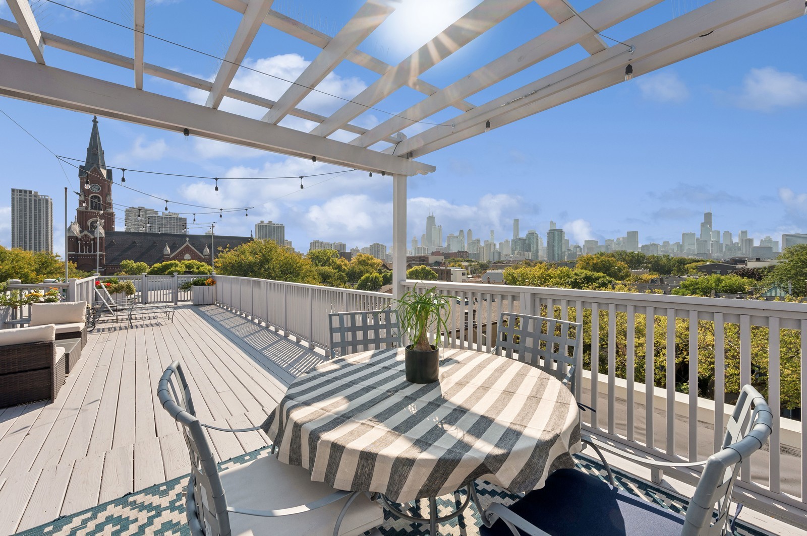 1654 N Mohawk Street Unit: 3