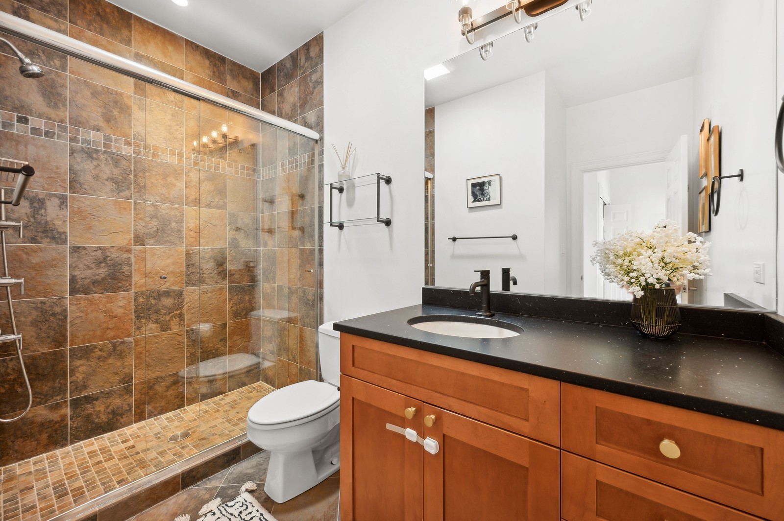 1654 N Mohawk Street Unit: 3