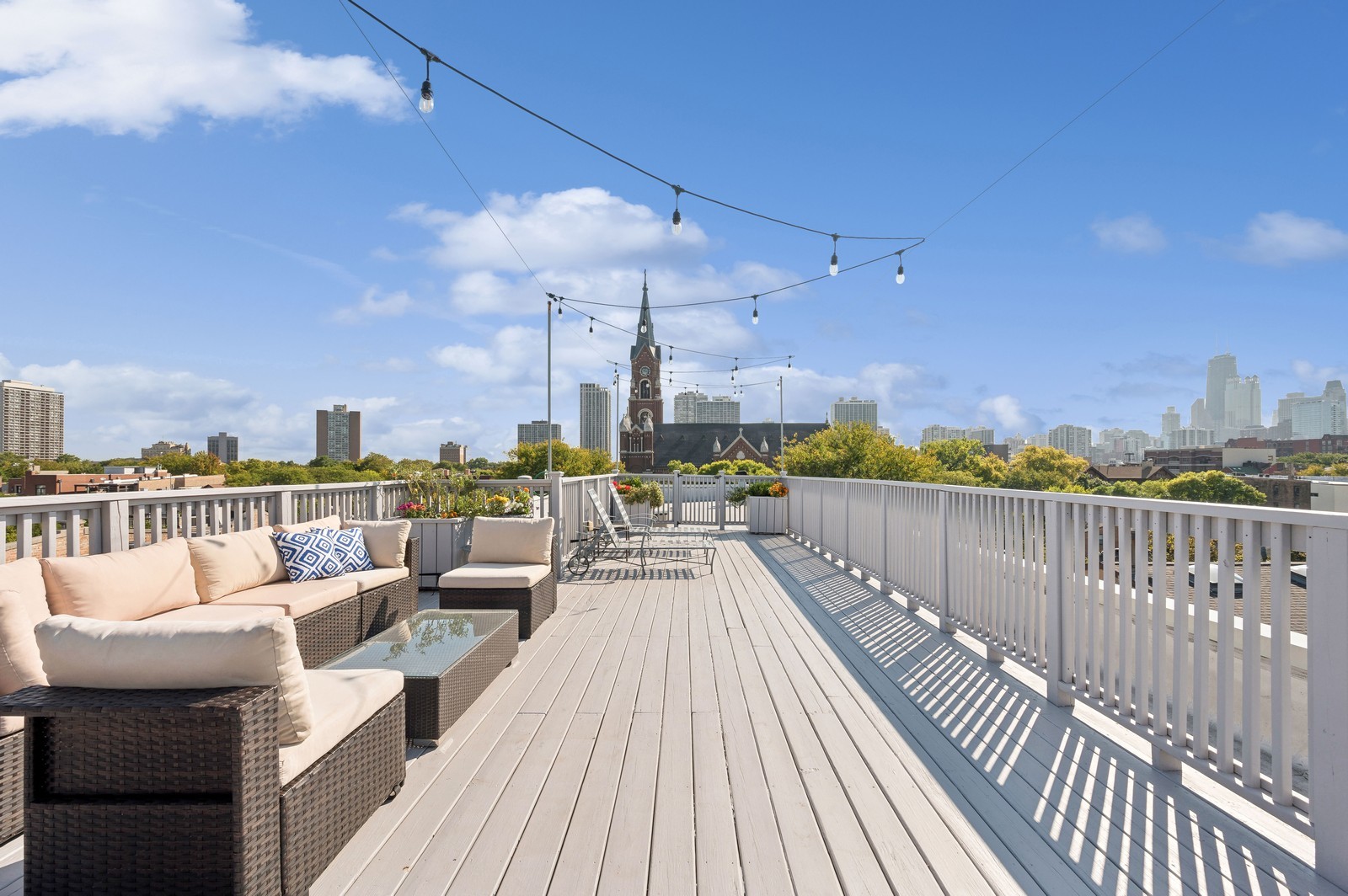 1654 N Mohawk Street Unit: 3