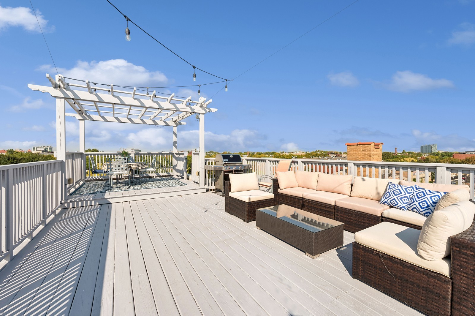 1654 N Mohawk Street Unit: 3