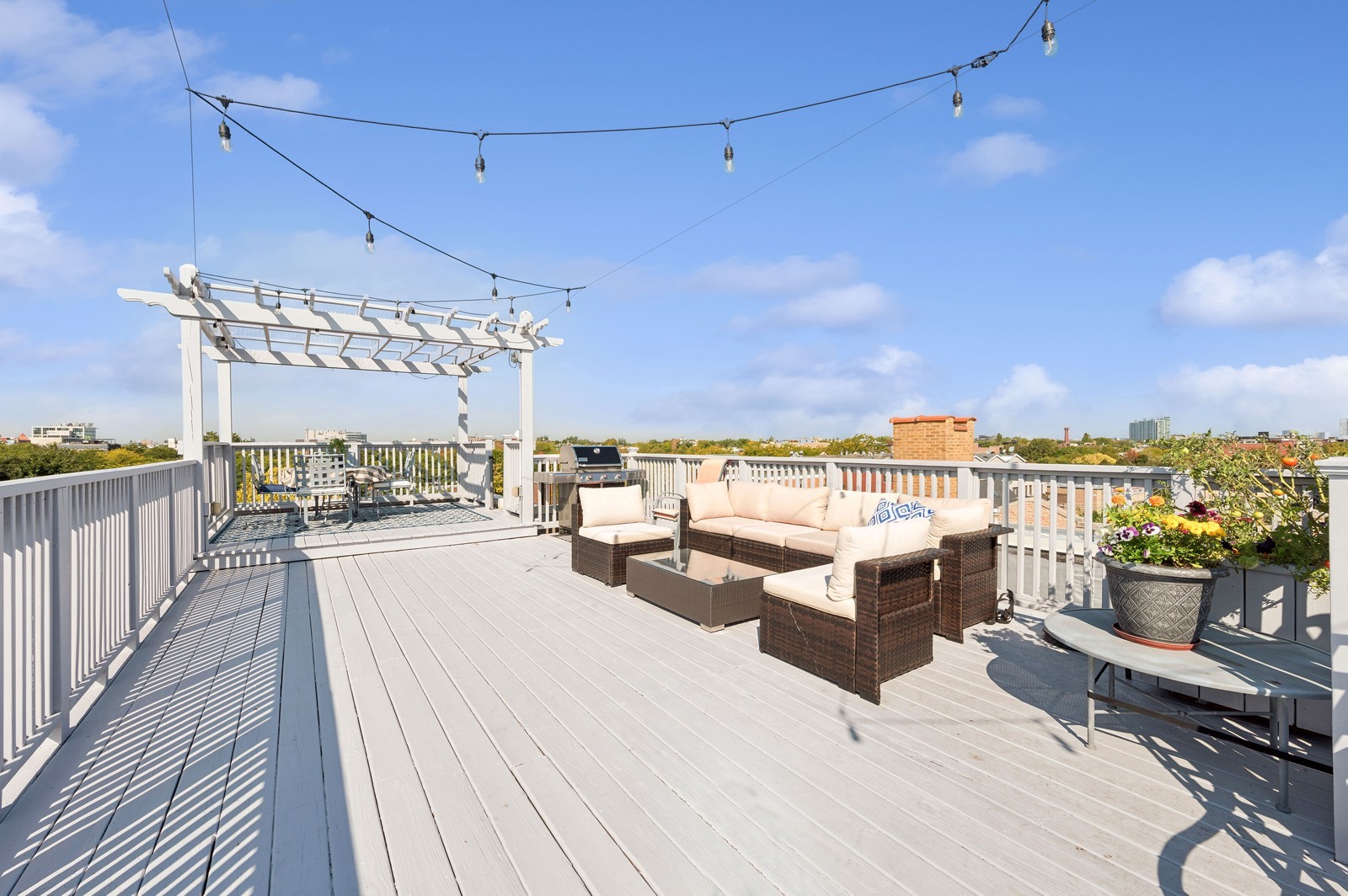 1654 N Mohawk Street Unit: 3