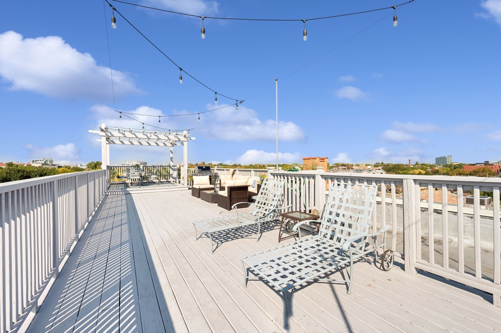 1654 N Mohawk Street Unit: 3