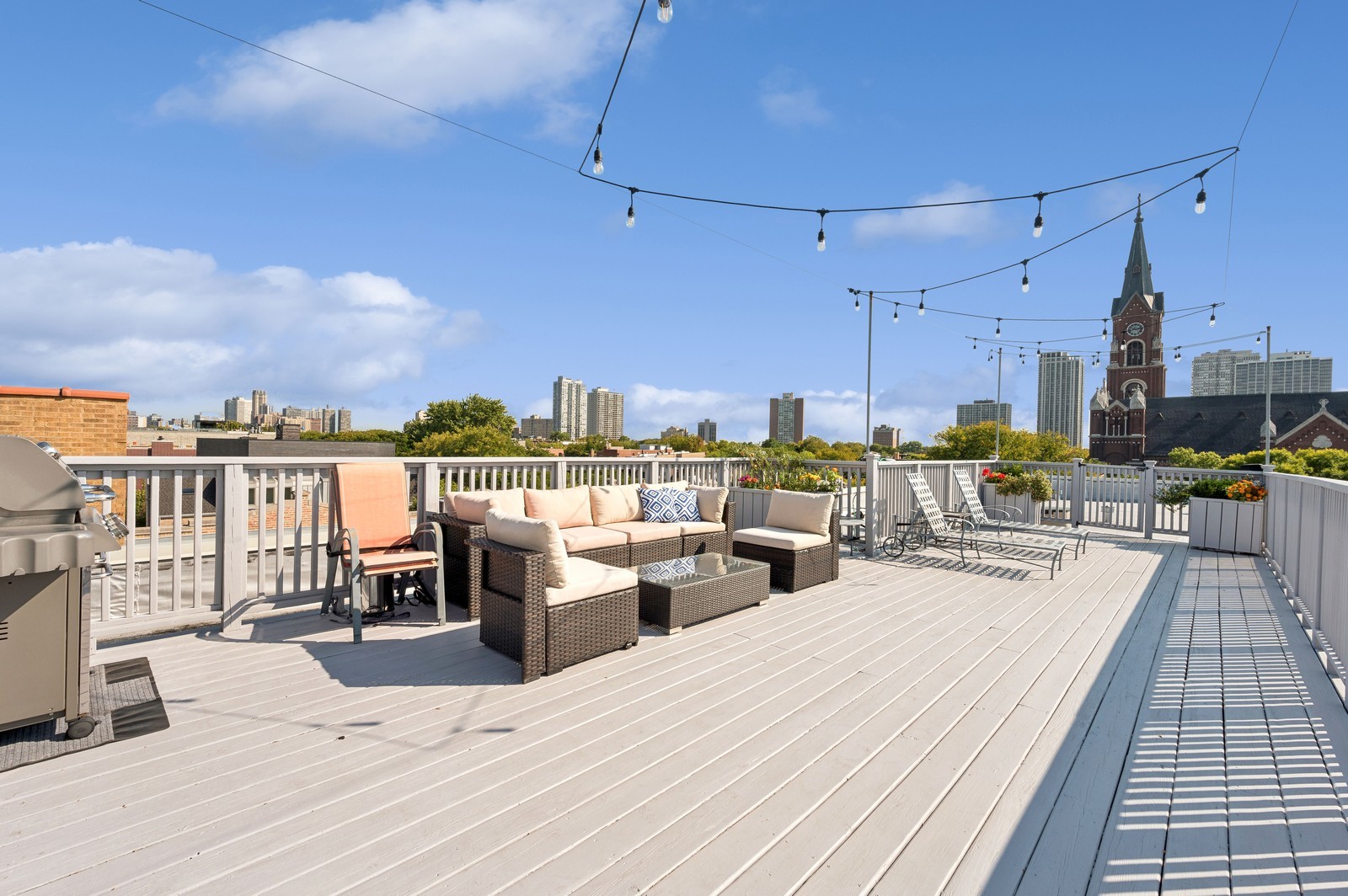 1654 N Mohawk Street Unit: 3