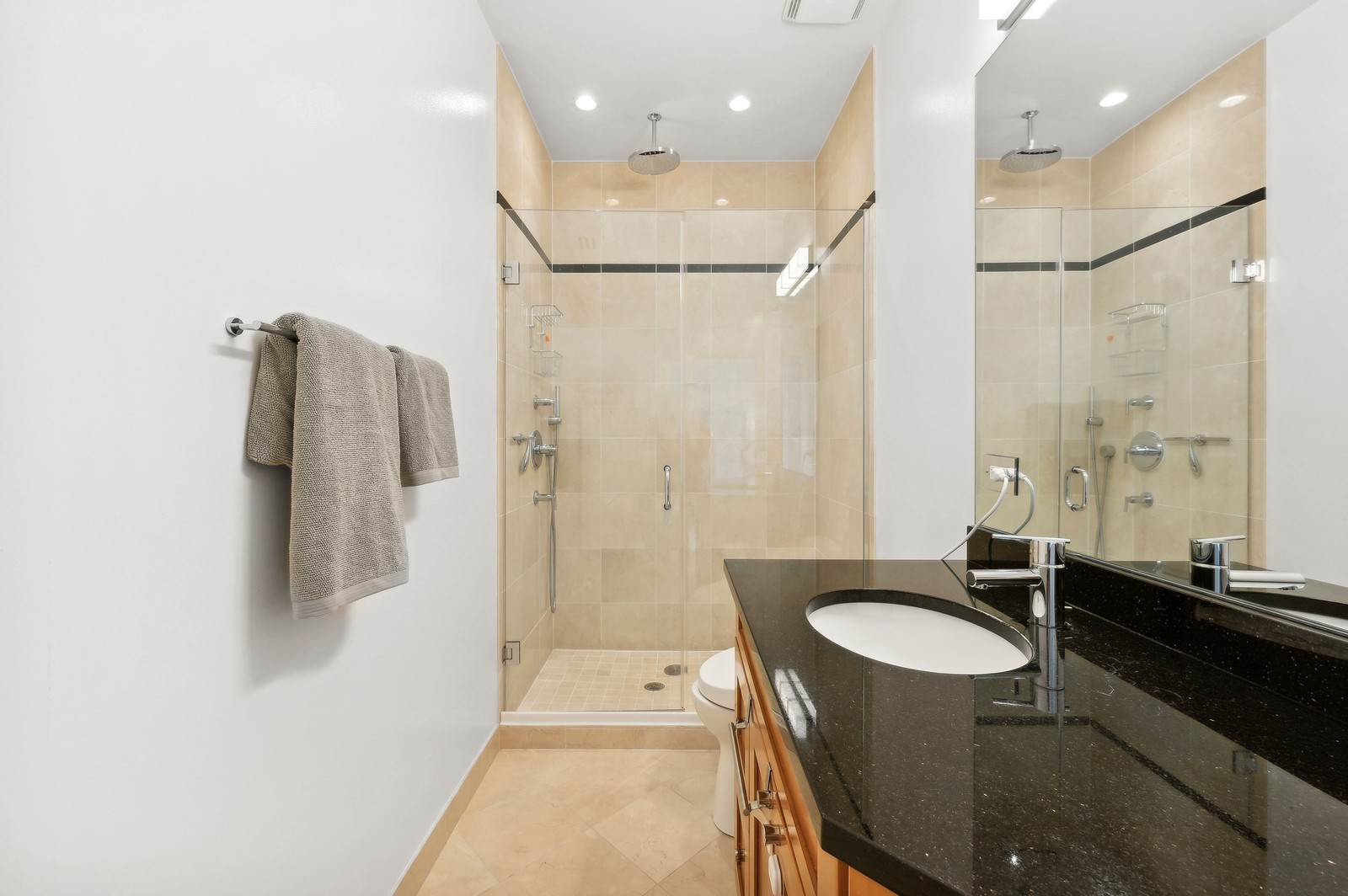 1654 N Mohawk Street Unit: 3