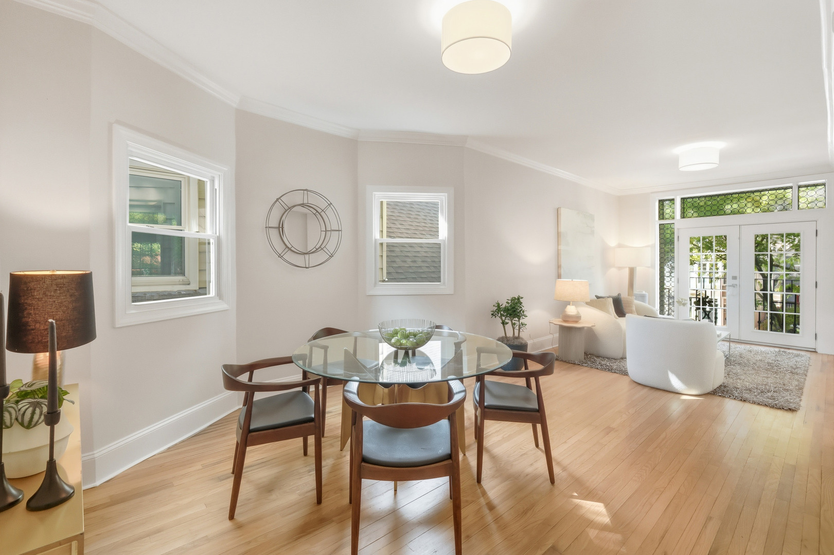 3053 N Seminary Avenue