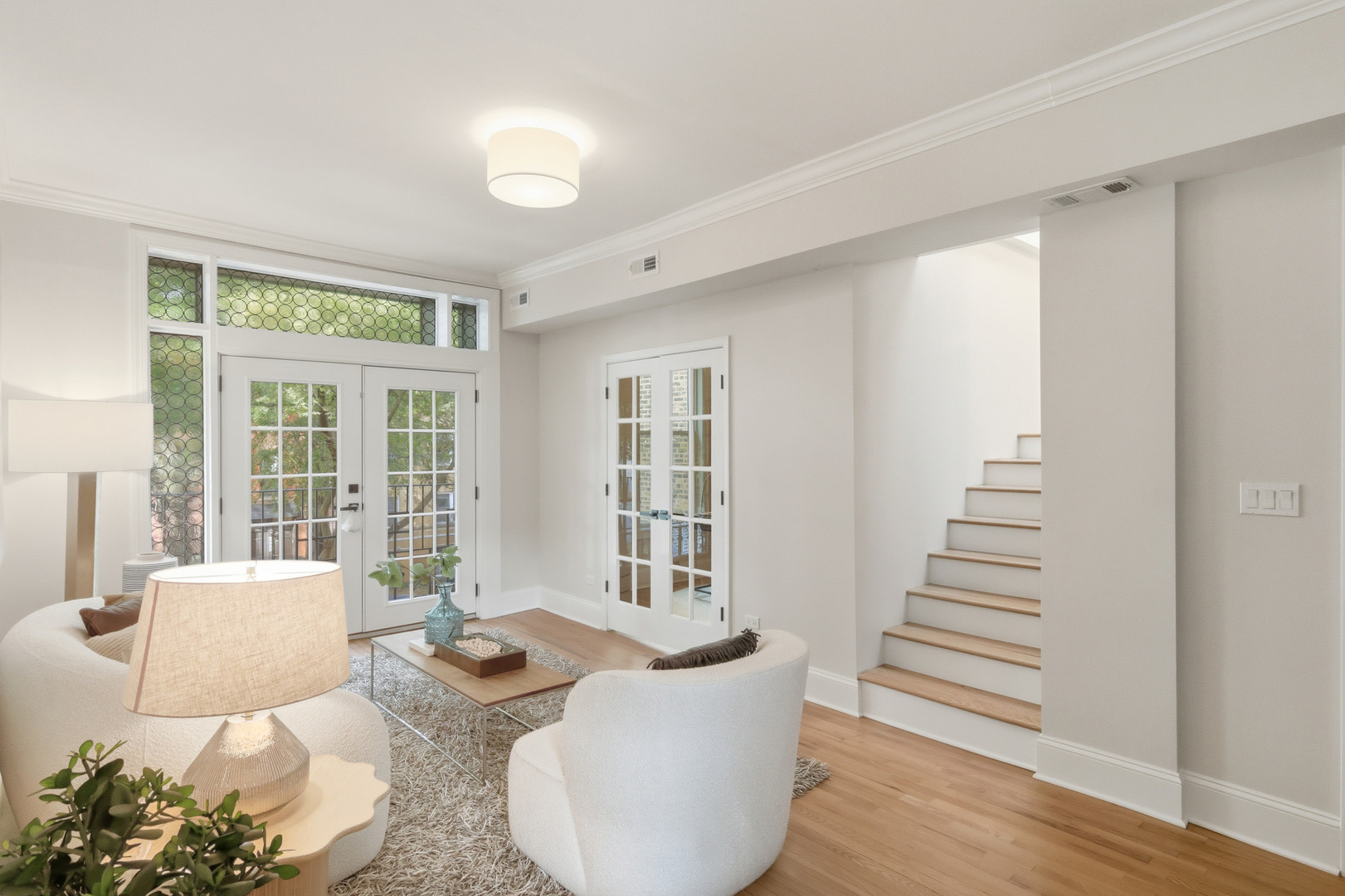 3053 N Seminary Avenue