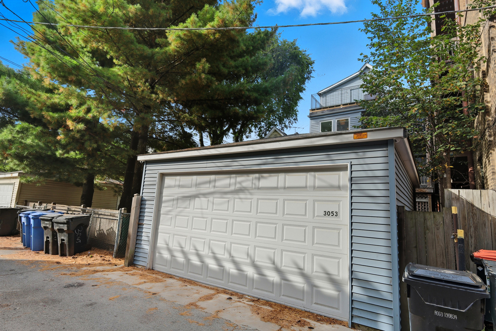 3053 N Seminary Avenue