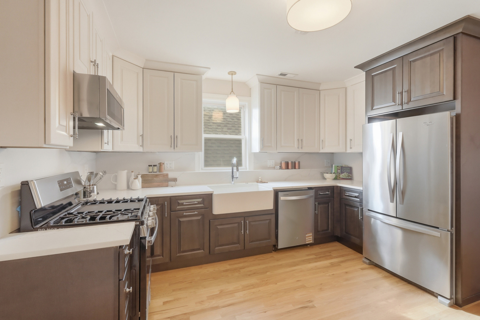 3053 N Seminary Avenue