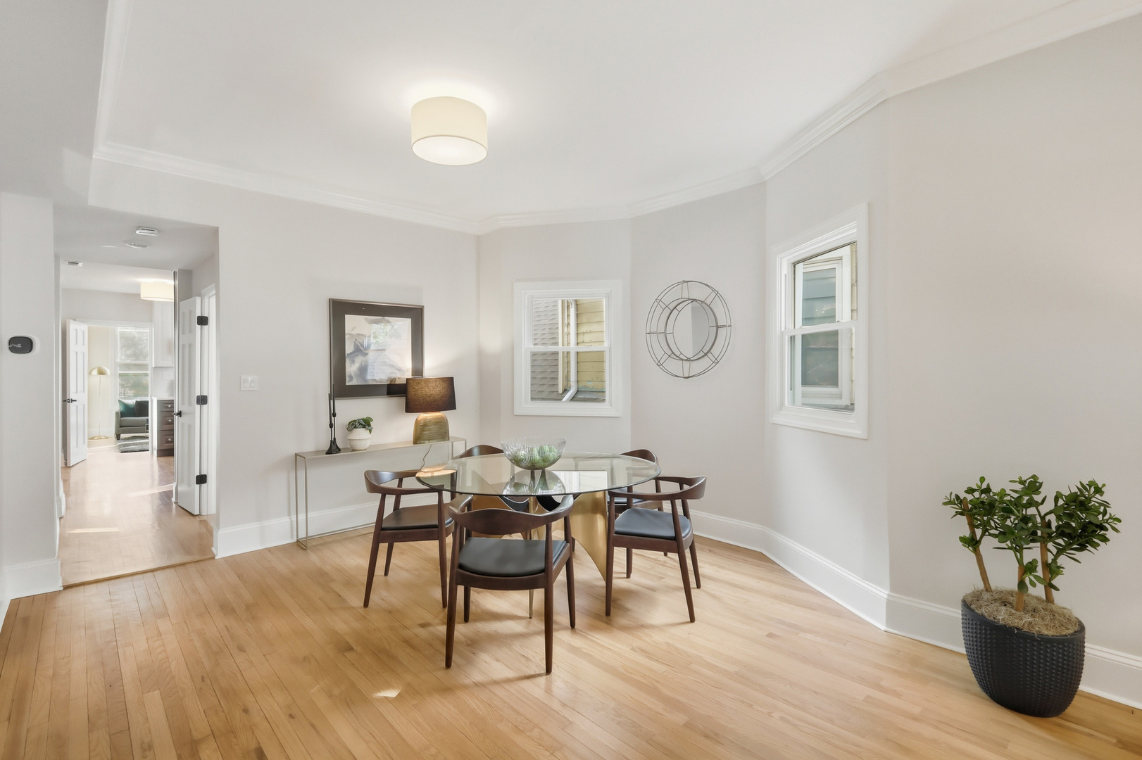 3053 N Seminary Avenue