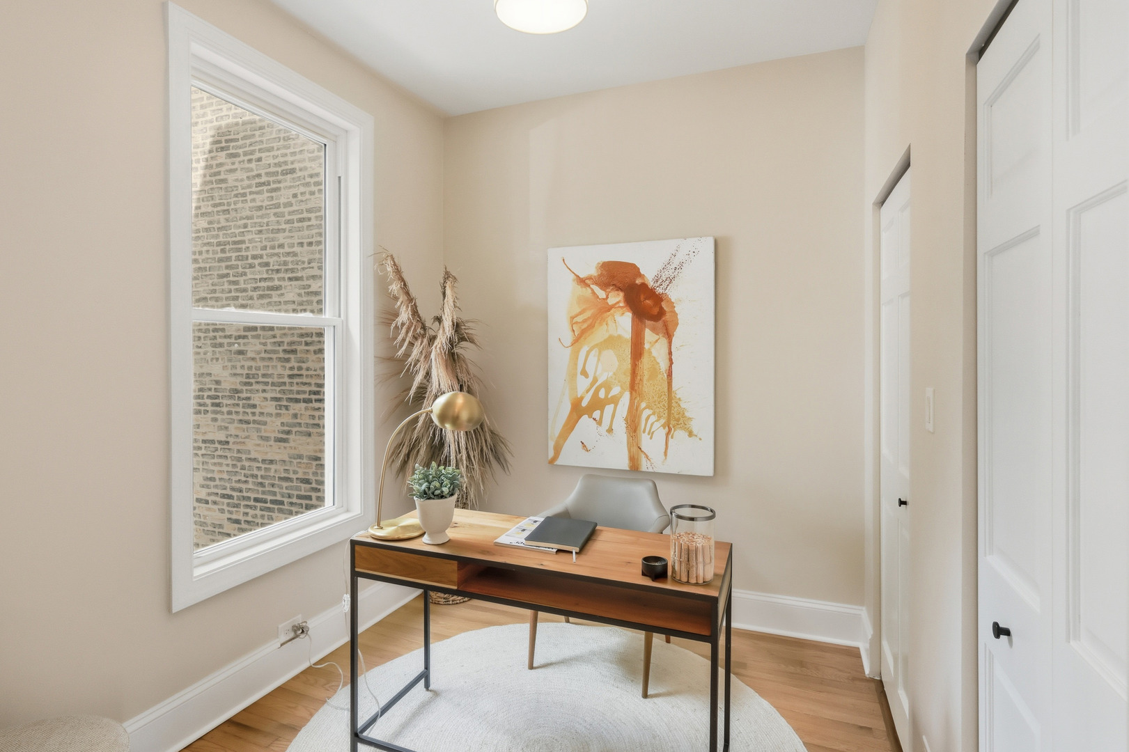 3053 N Seminary Avenue