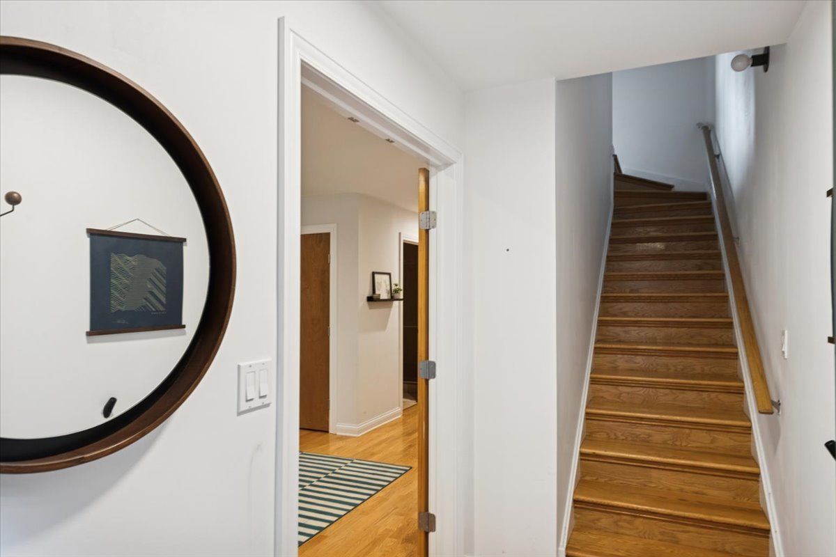 2455 W Ohio Street Unit: 9e