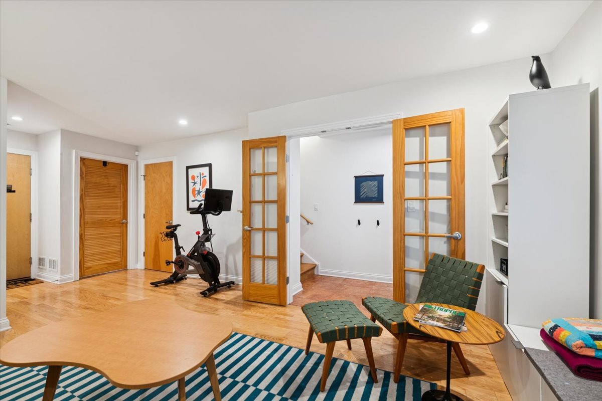 2455 W Ohio Street Unit: 9e