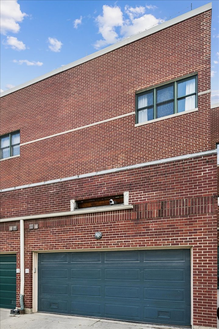 2455 W Ohio Street Unit: 9e