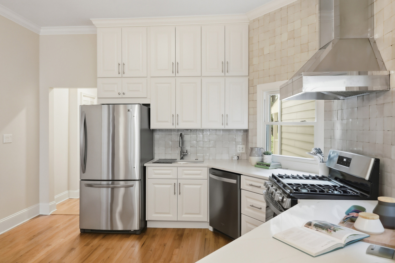 3053 N Seminary Avenue Unit: 2