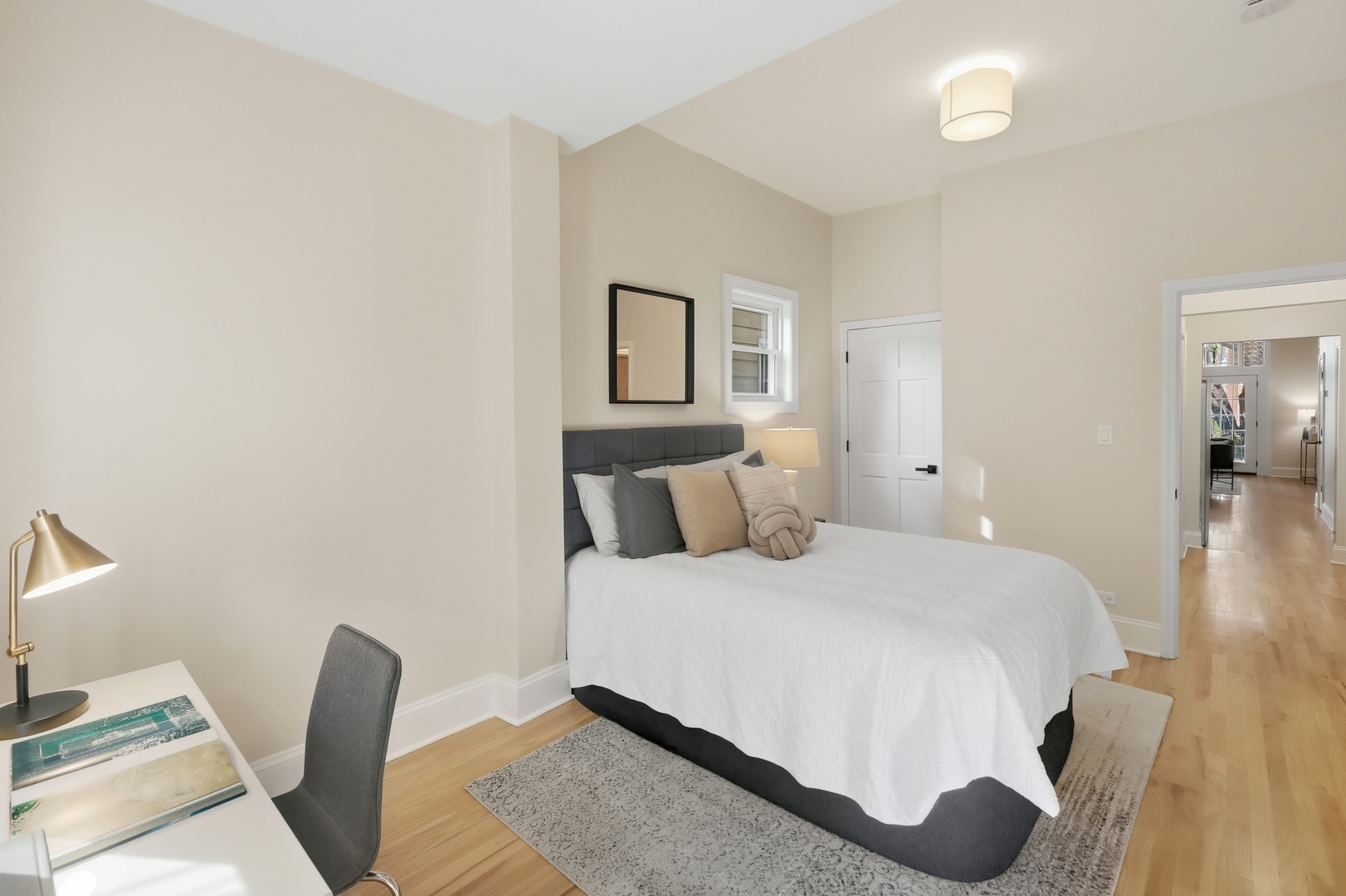 3053 N Seminary Avenue Unit: 2