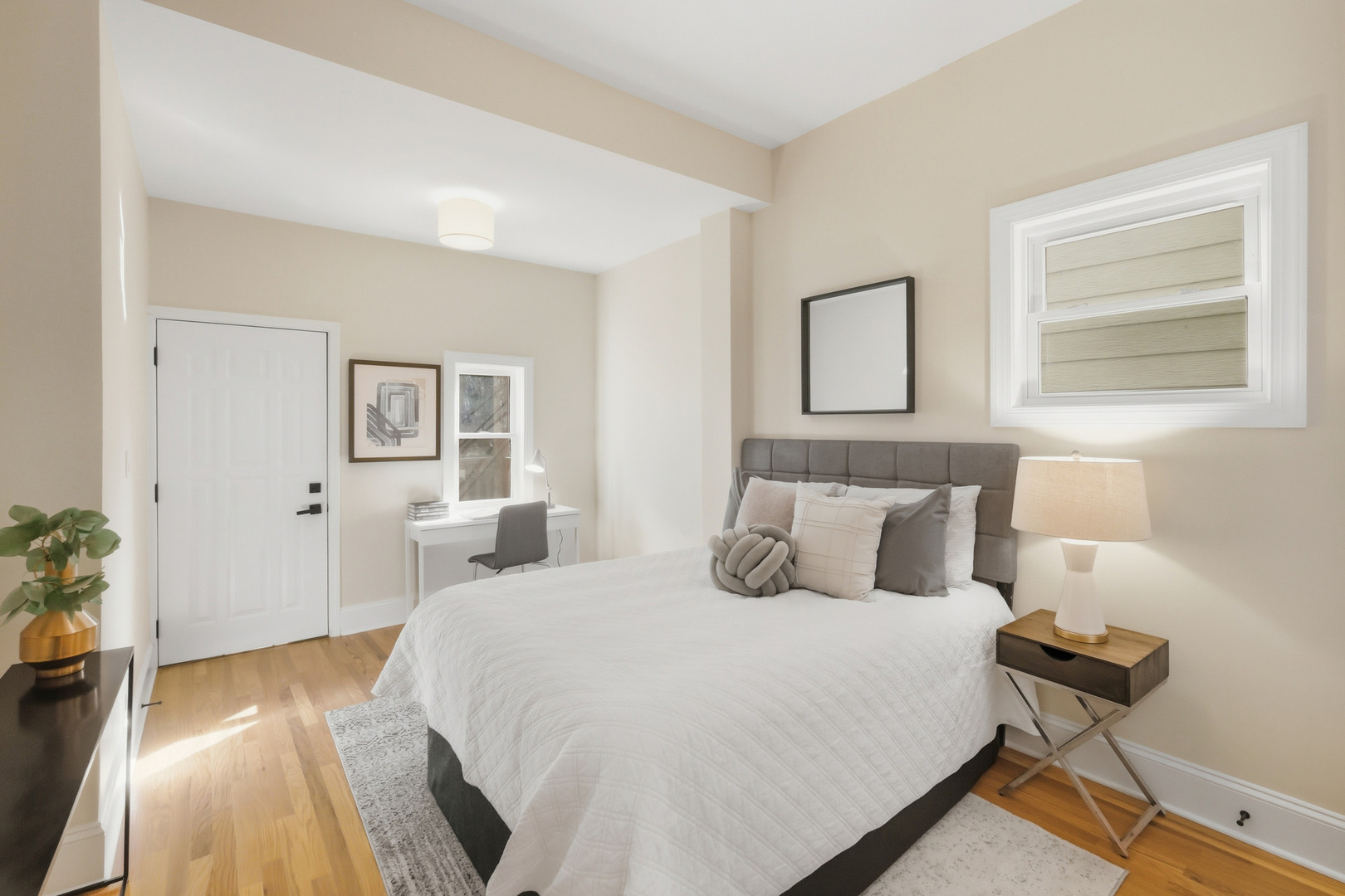 3053 N Seminary Avenue Unit: 2