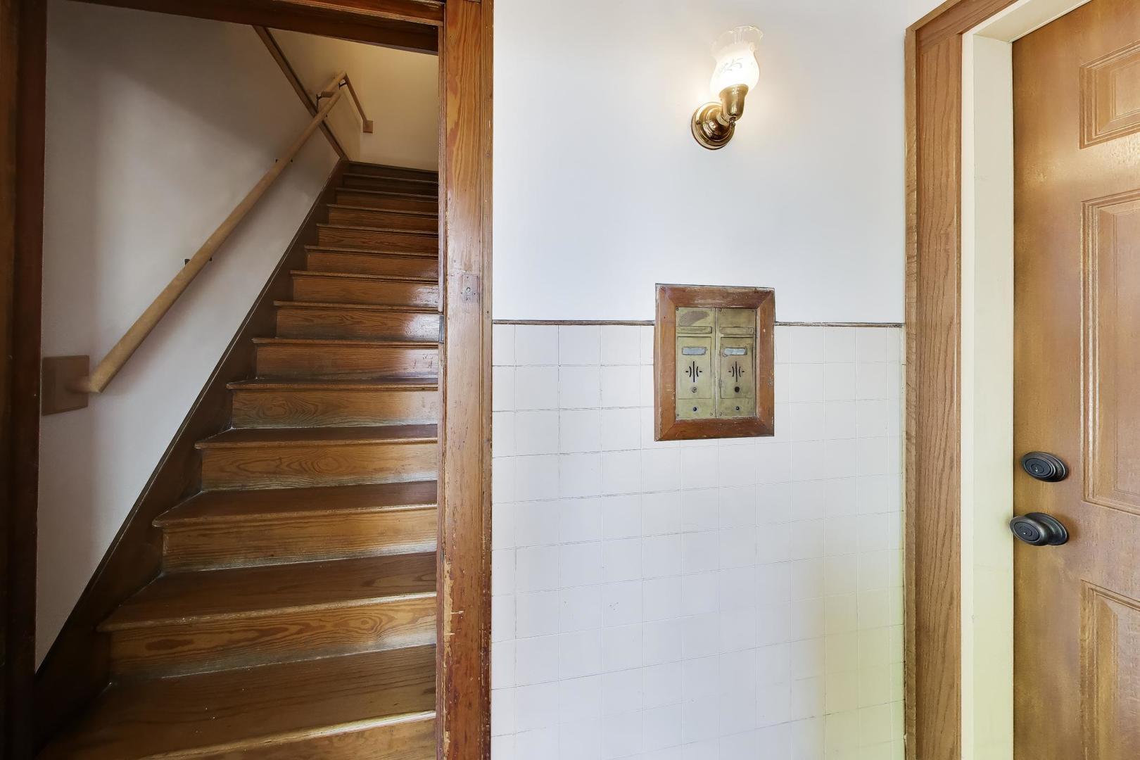 3427 S Emerald Avenue Unit: 1