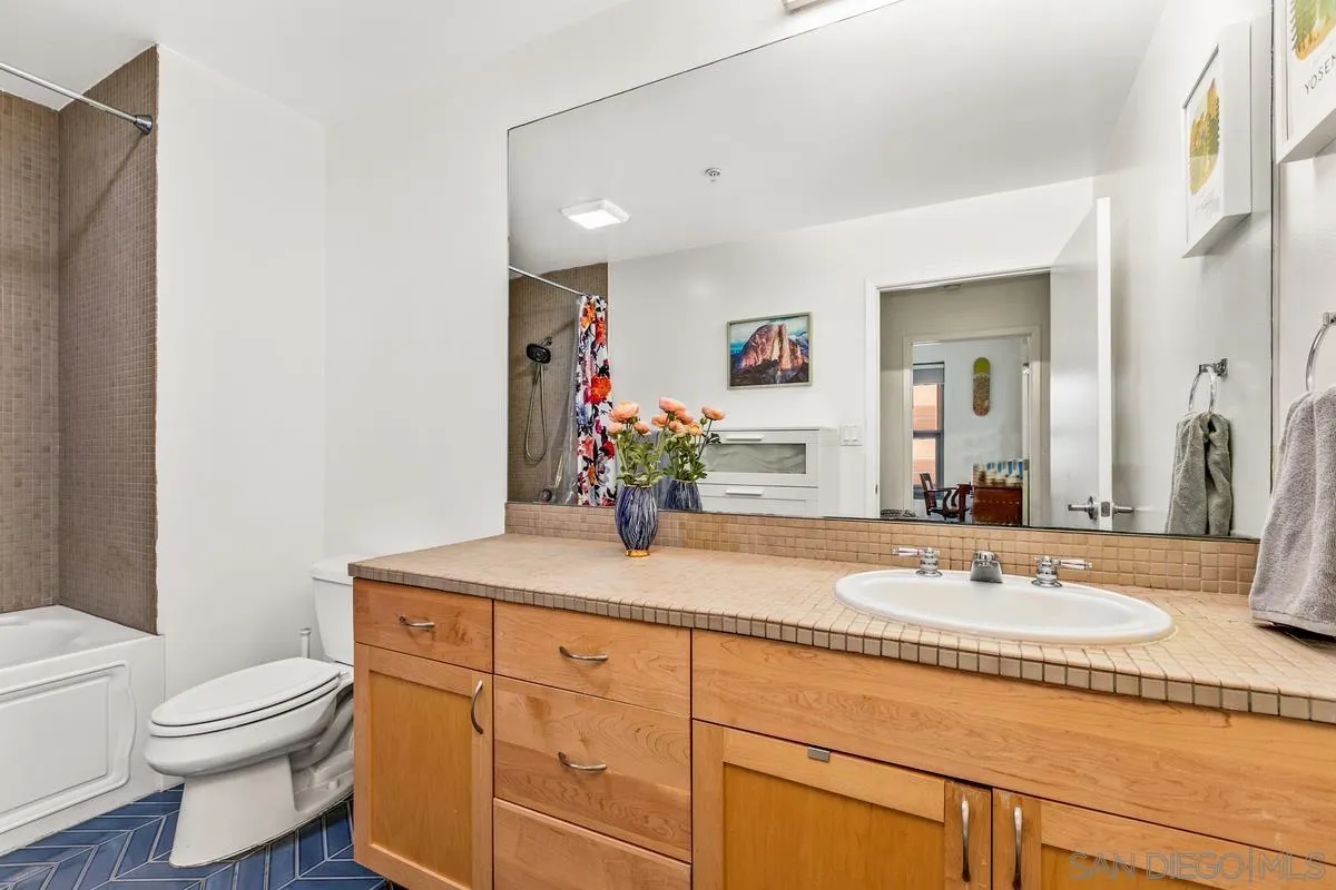 1150 J St Unit 202