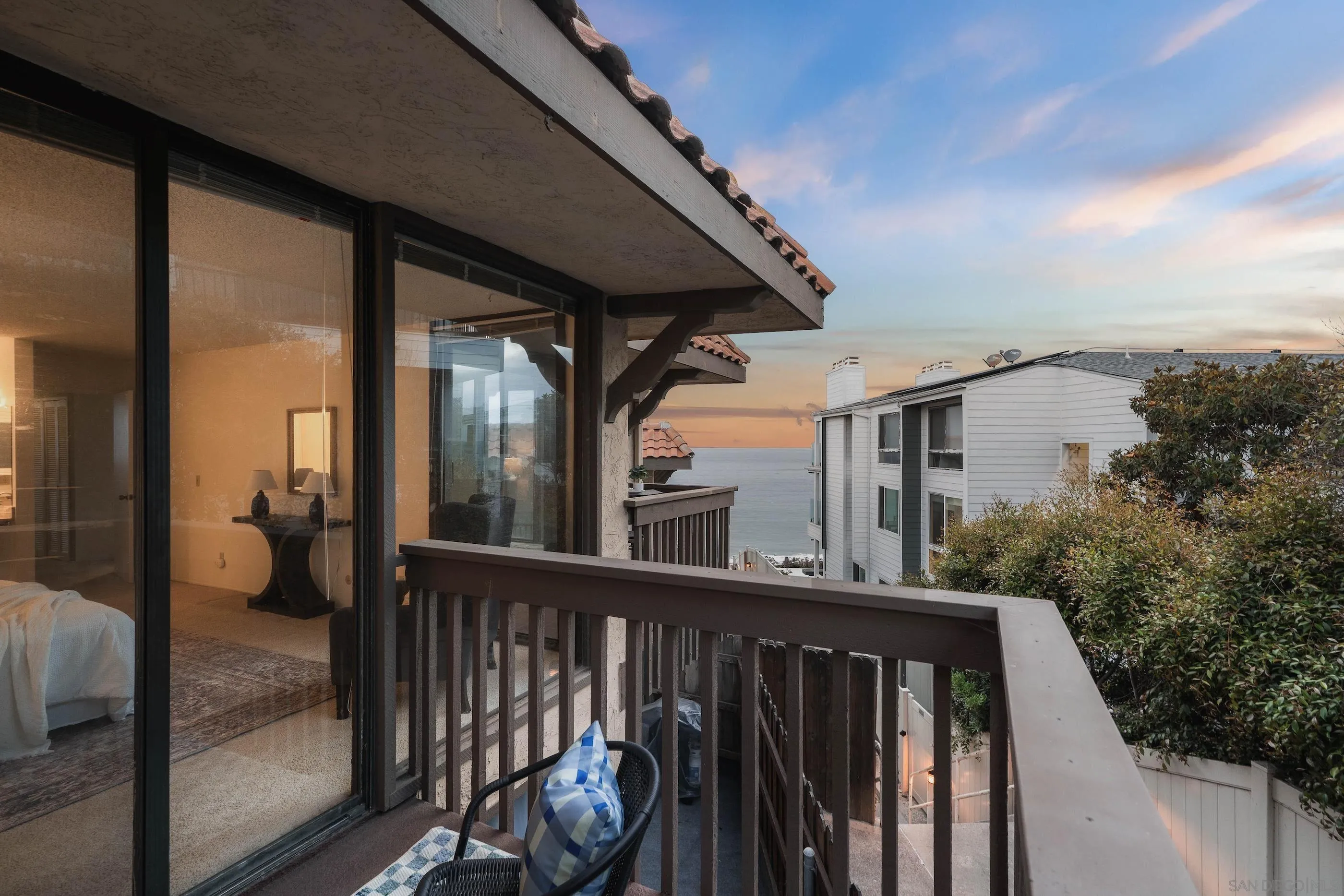 190 Del Mar Shores Ter Unit 83