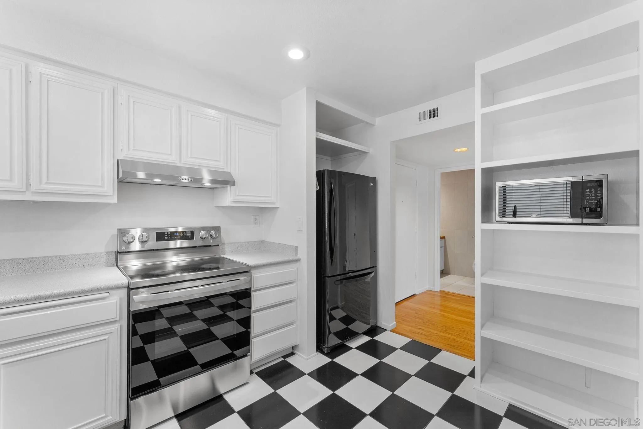2533 Navarra Dr Unit 2a