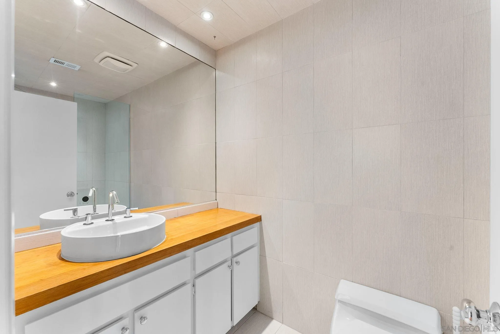 2533 Navarra Dr Unit 2a