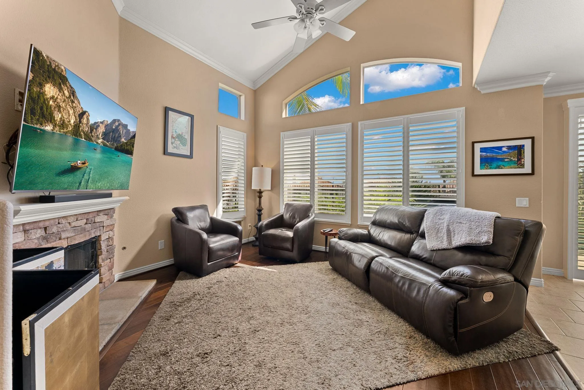 6438 Agate Way