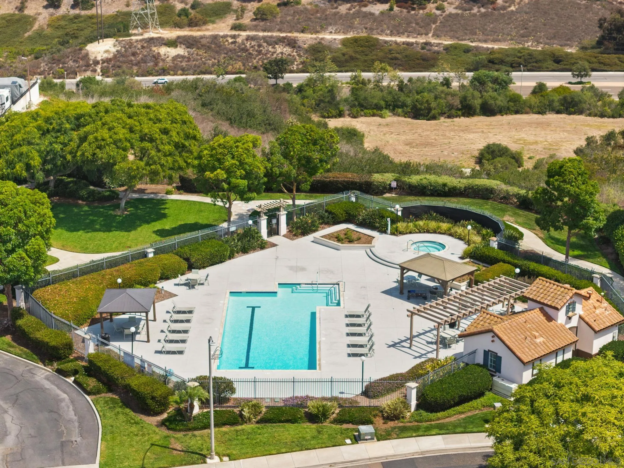 6438 Agate Way